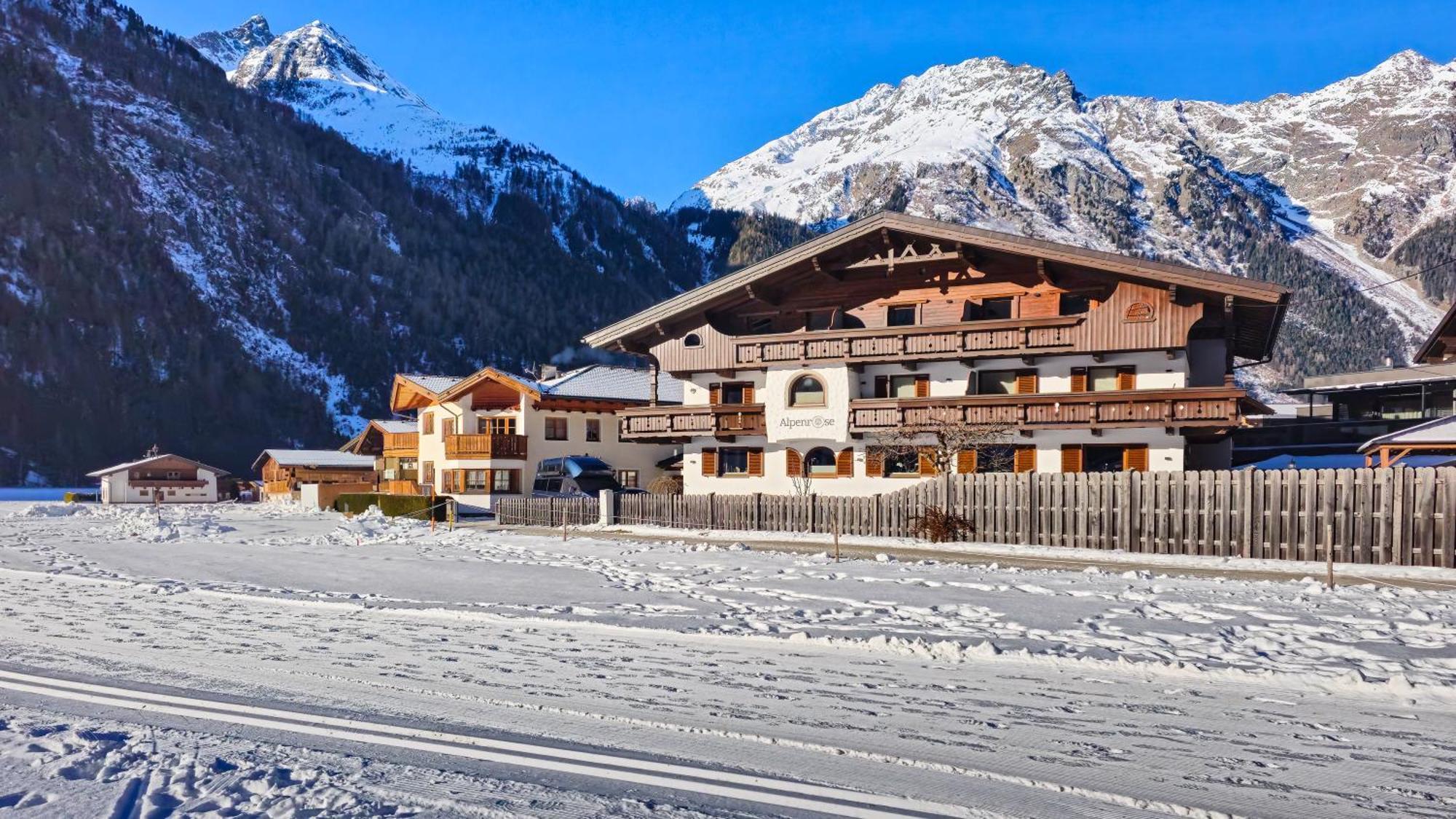 Appartements Alpenrose Längenfeld Exterior foto